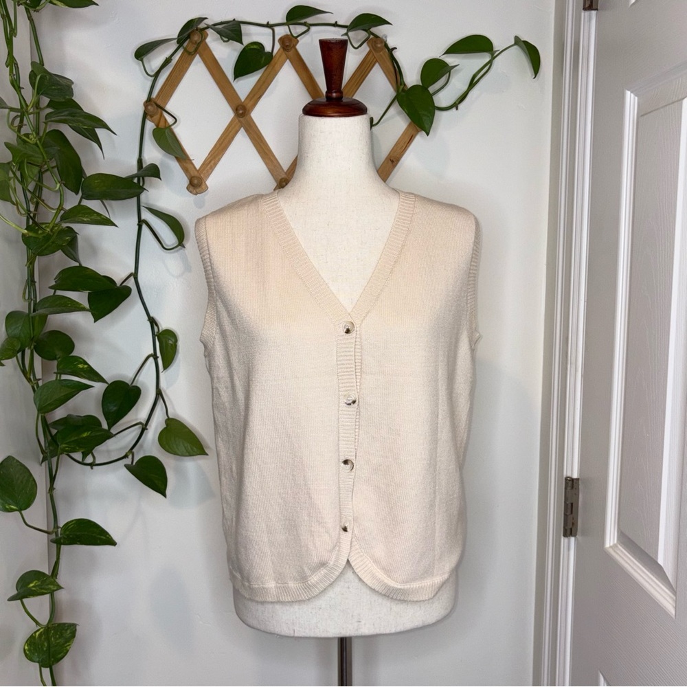 ☀️ LILLUSORY Cream Button Up Vest
